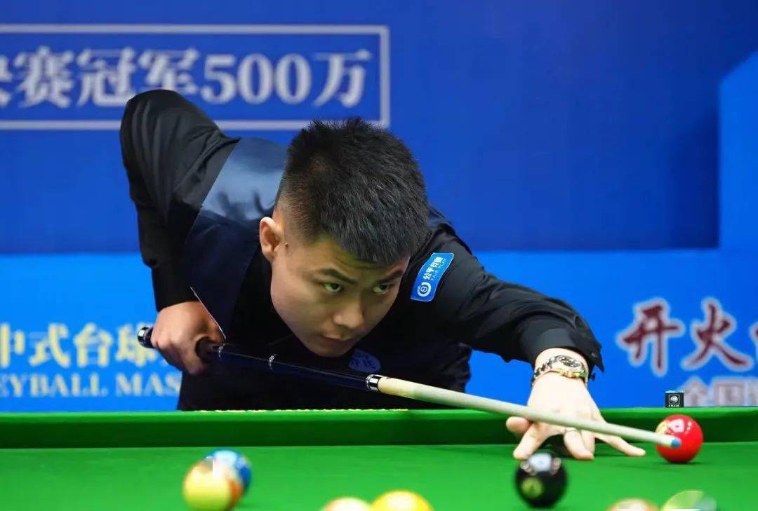 使得他在球 使得他在球