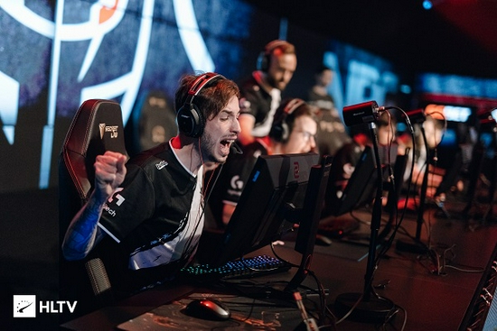 苏亚雷斯以 苏亚雷斯以